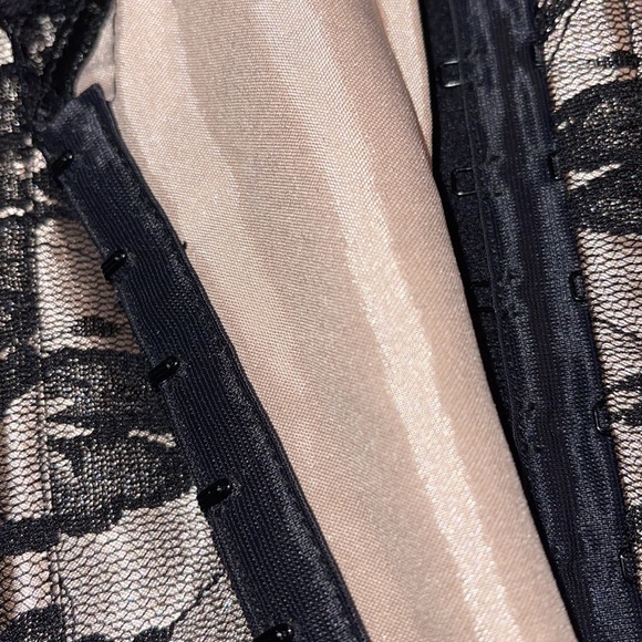 NWOT ADORE ME BLACK/CREAM BUSTIER W/THONG PANTY SZ XL - Picture 7 of 9